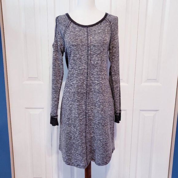❤️ 2/$25 … Inside out Sweatshirt dress - Picture 1 of 7